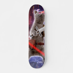 Kriegerkatze mit Lasern aus dem Auge Skateboard