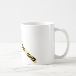 Kriminalitätsort-Band ausgeschnitten. Transparente Tasse