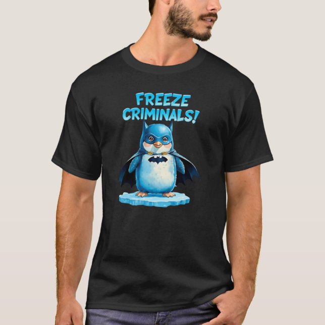 Kriminelle zum Einfrieren - Dunkler Pinguin T-Shirt (Vorderseite)