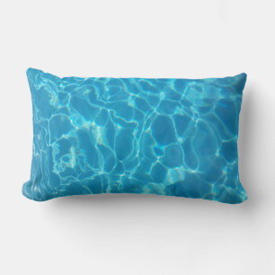 Kristallklarer Himmelblauer Pool Wasser Lendenkissen