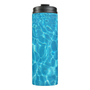 Kristallklarer Himmelblauer Pool Wasser Thermosbecher