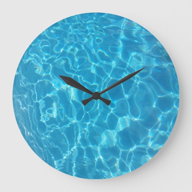 Kristallklarer Himmelblauer Poolwasser Große Wanduhr (Vorderseite)