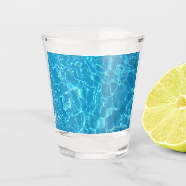 Kristallklarer Himmelblauer Poolwasser Schnapsglas (Vorderseite)