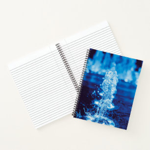 Kristallklares Wasser in Bewegung Notizbuch
