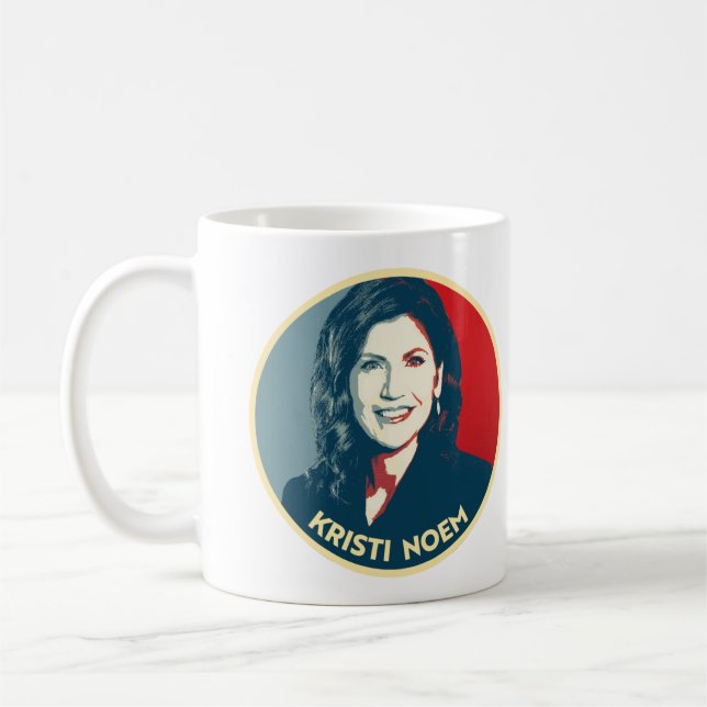 KRISTI NOEM Propaganda Abzeichen Kaffeetasse (Links)
