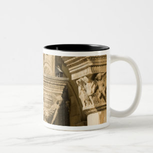 Kroatien, Dalmatien, Dubrovnik. Steinbögen und Zweifarbige Tasse