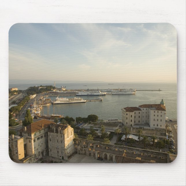 Kroatien, Dalmatien, Split. Sicht auf Riva Mousepad (Vorne)