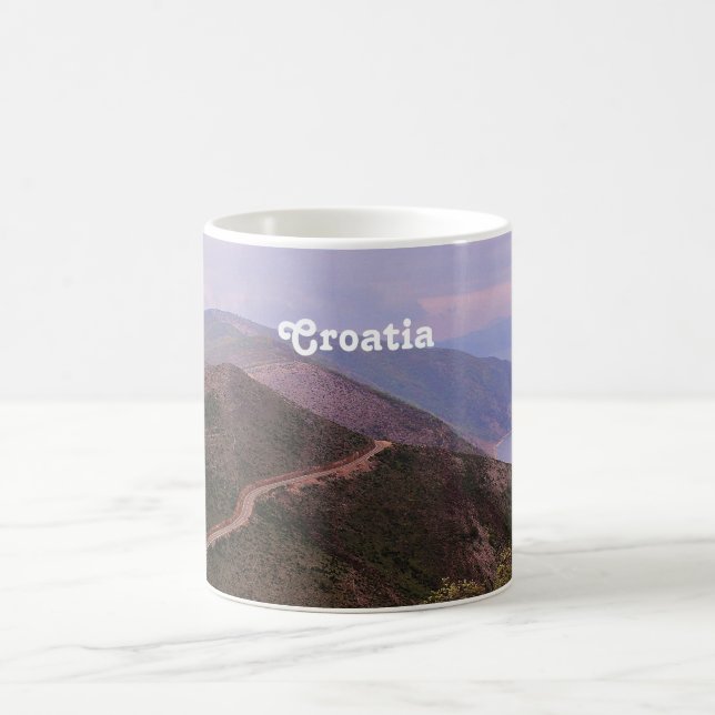Kroatische Landschaft Tasse (Mittel)