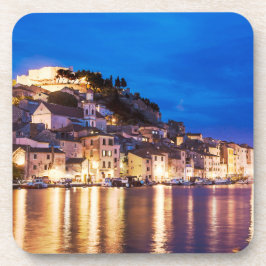 kroatische Stadt Sibenik in der Nacht. Getränkeuntersetzer