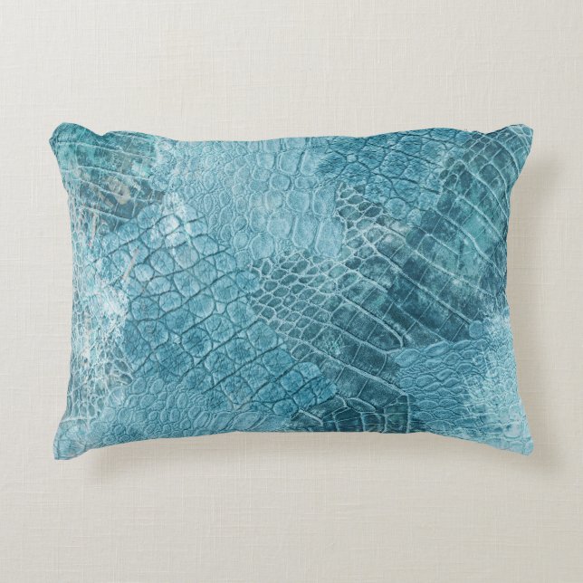 Krokodile Batik: Texturierte Stoffkunst Dekokissen (Vorderseite)