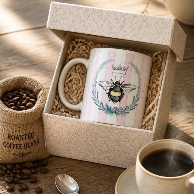 Kronbee im Kraut | Rosa und Weiß gestrichen | Kaffeetasse (Von Creator hochgeladen)