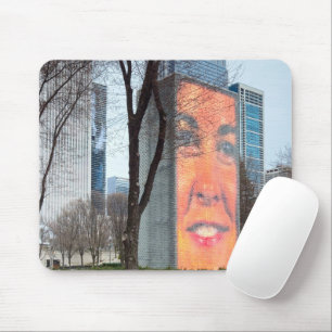 Kronbrunnen im Millenium Park Mousepad