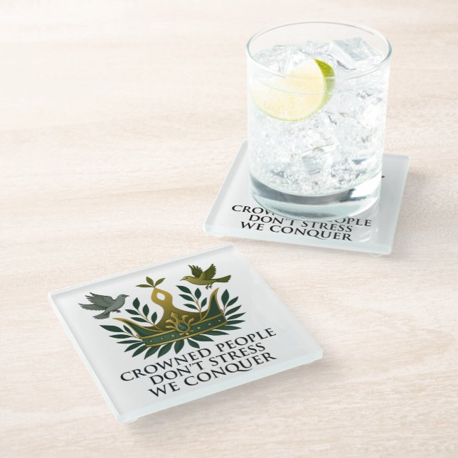 Kronen betonen Untersetzer nicht (Schrägansicht)