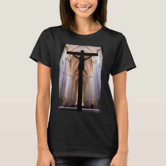 Kruzifix mit Jesus Christus. Gothic Alcobaca Abbey T-Shirt