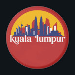Kuala Lumpur Malaysia Retro City Skyline City City Magnet<br><div class="desc">Vintages und retro City Design mit wunderschöner Skyline, touristischer Attraktion und Stadtbild. Cooler Wolkenkratzer und Gebäude Silhouette Illustrationen für Touristen und Reisende. Ideal als Souvenir, um Zuhause zu bringen, wenn Sie durch die Welt reisen. Rett die Erinnerung an deine Reise und Ferien mit Familie und Freunden. Die Hintergrundfarbe kann auf...</div>