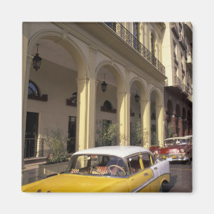 Kuba, Havanna. Colorful Chevy's aus den 1950er Jah Magnet