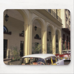 Kuba, Havanna. Colorful Chevy's aus den 1950er Jah Mousepad