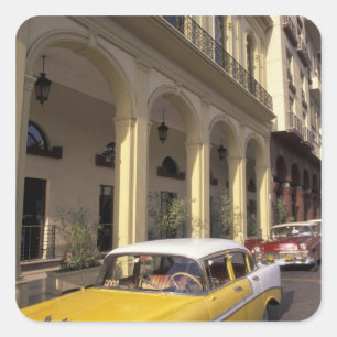 Kuba, Havanna. Farbige Chevys aus den 1950er Jahre Quadratischer Aufkleber