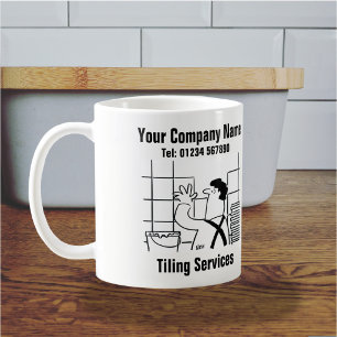 Küchen- und Badezimmerverfliesung. Fliesenlegerdie Kaffeetasse