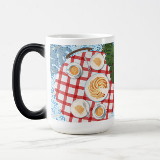 Kuchen und Kaffee für zwei Personen Verwandlungstasse