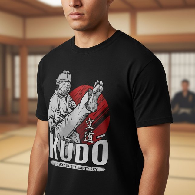 Kudo Martial Art - Fighter and Kanji Design T-Shirt (Von Creator hochgeladen)