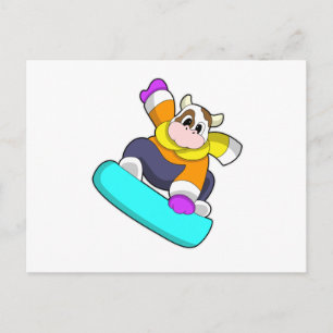 Kuh beim Snowboardfahren mit Snowboard Postkarte
