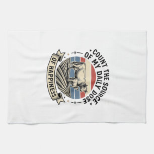 Kuh Glück Vintage-Farm-Vektor-Shirt-Design_1 Geschirrtuch