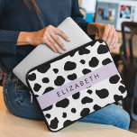 Kuhdruck, Kuhstrümpfe, Schwarz und Weiß, Ihr Name Laptopschutzhülle<br><div class="desc">Elegantes,  stilvolles und raffiniertes Kuhmuster in Schwarz-Weiß-Farbe. Modernes und trendiges Geschenk,  perfekt für den Liebhaber von Tierdrucken in Ihrem Leben. Personalisieren Sie diese durch Hinzufügen von Namen,  Spitznamen,  Monogramm oder Initialen.</div>