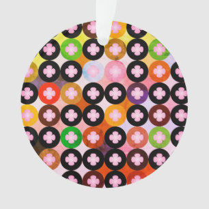 Kühle mehrfarbige Kreise und rosa Kleeblätter Ornament
