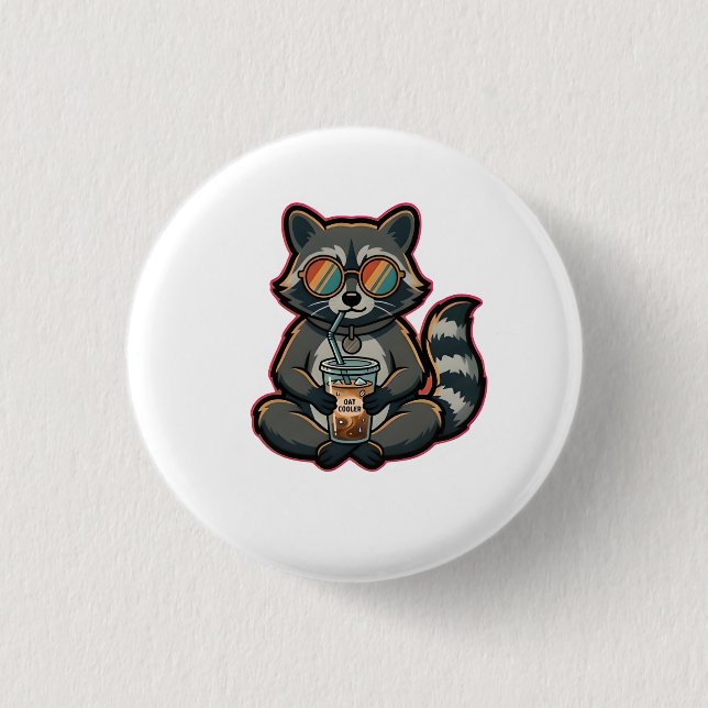 Kühler Waschbär trinkt Hafermilch-Eiskaffee Button (Vorderseite)