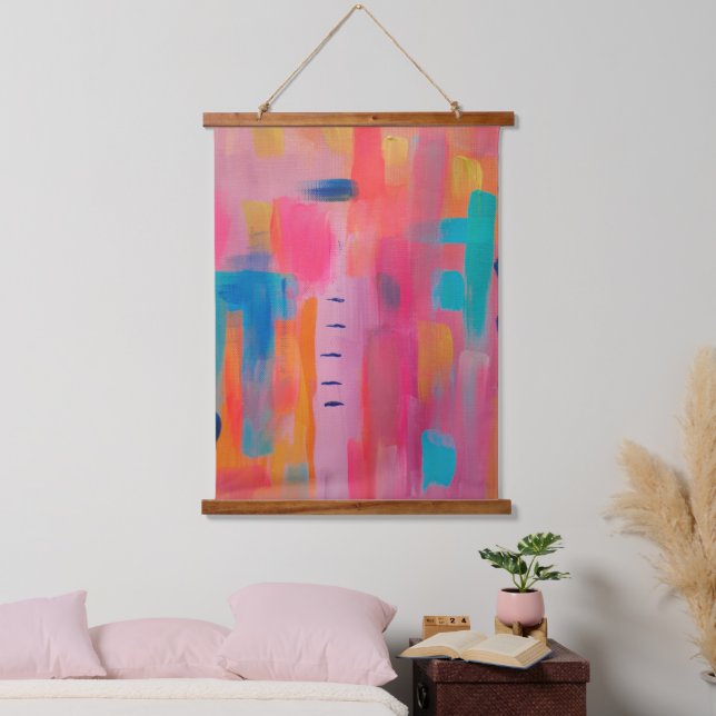 Kühne Abstrakte Kunst in Pinks und Blues Wandteppich Mit Holzrahmen (Schlafzimmer)