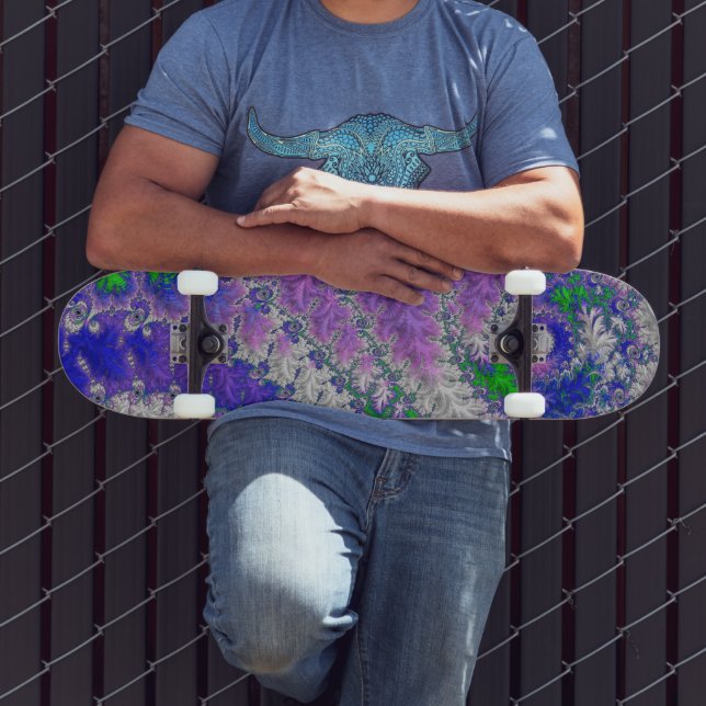 kühne, lebendige, farbenfrohe Funky Trippy Fraktal Skateboard (Außenbereich 2)