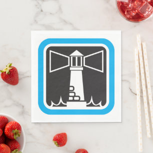 kühne Leuchtturm Beacon mit Ozeanwellen-Symbol Serviette