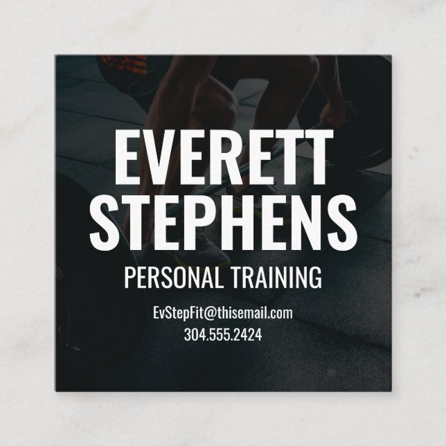 Kühne moderne Schwarzweiß-Fitness-Trainerin Quadratische Visitenkarte (Vorderseite)
