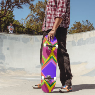 Kühne Orchidee und goldene abstrakte retrogeometri Skateboard