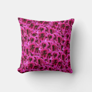 "Kühne Schönheit: Magenta Geranium Blume zähmen Kissen