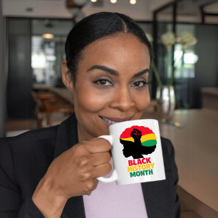 Kühne Silhouette Afro-Frau erhobene Faust Kaffeetasse