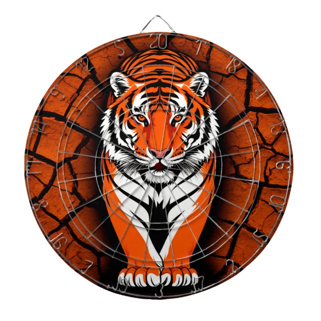 Kühner Tiger auf gesprungener Erde im Hintergrund Dartscheibe (vorne)