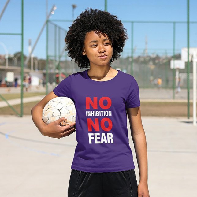 kühnes, furchtloses T-Shirt (Bold “No Inhibition No Fear” t-shirt – motivational wear for athletes, fighters, or go-getters.)
