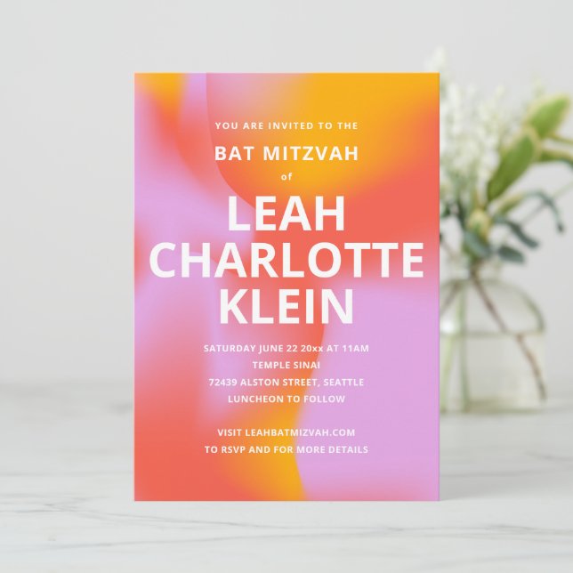 Kühnes Gradient Lavendel Orange Bat Mitzvah Einladung (Stehend Vorderseite)