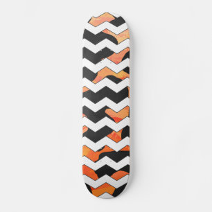 Kuhschwarz und orange Zickzack Skateboard
