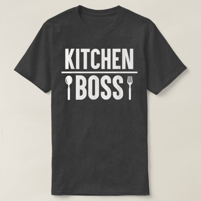 Kulinarischer Spaß Boss in der Küche Badass Köche  T-Shirt (Design vorne)