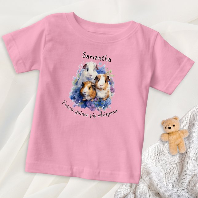 Künftige Guinea Schwänze Wasserfarbene Haustiere T Baby T-shirt (A cute T-shirt with picture of three adorable guinea pigs, with 'Future guinea pig whisperer' words)