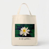 Kunst durch Lilien-Lebensmittelgeschäft-Tasche des