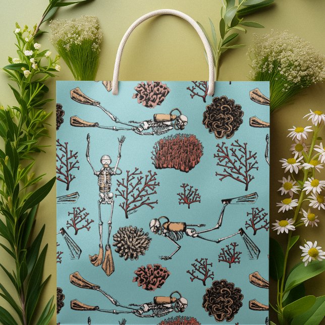 Künstlerisch Blau schwimmen Scuba Diver Coral Zeic Mittlere Geschenktüte (This very original black ink drawing has intricate detailing and will definitely suit any adventurer)