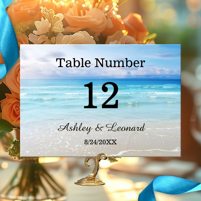 Künstlerische Beach-Hochzeitkarte Tischnummer (Wedding table number card featuring a simple painting of a beach in vibrant colors)
