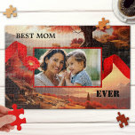 Künstlerische Fantasy Custom Foto Beste Mama je Pu Puzzle<br><div class="desc">Puzzle mit Ihrem individuellen Foto gerahmt durch ein rotes Band an schönen Landschaftsbildern. Ein wunderbares Geschenk für Mama oder Oma.</div>