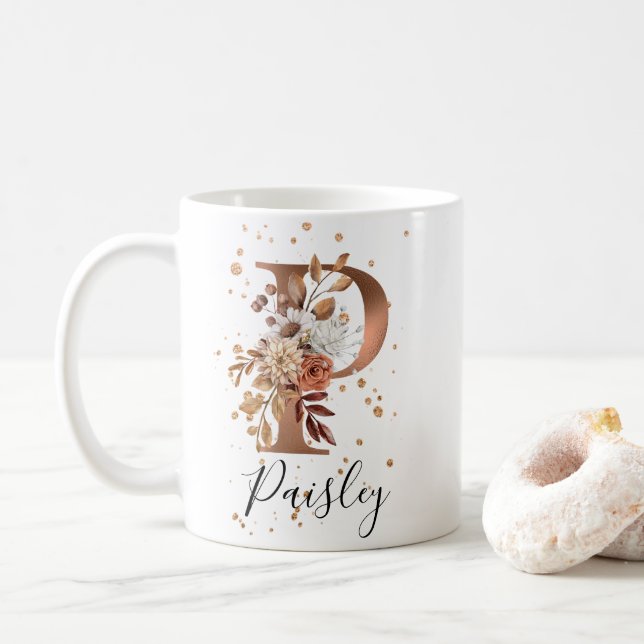 Kupferfloral Letter P Monogram Tasse (Mit Donut)