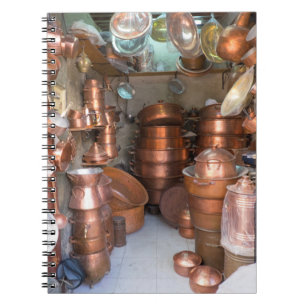 Kupfertöpfe auf dem Markt Notizblock