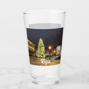 Kuppelplatz mit Weihnachtsbaum in Riga Glas